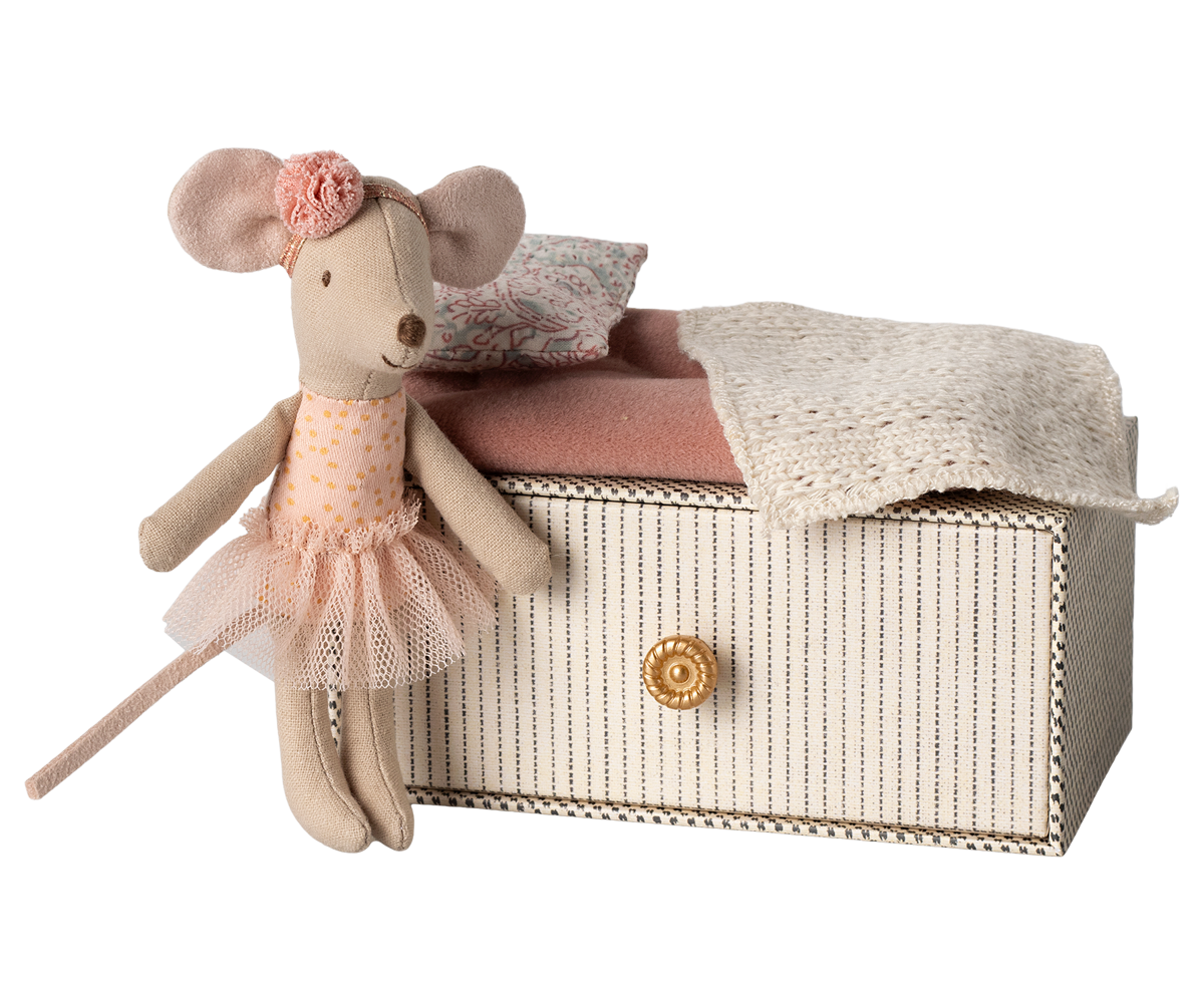 Little Sister Dancer Mouse in Daybed PRE-ORDER