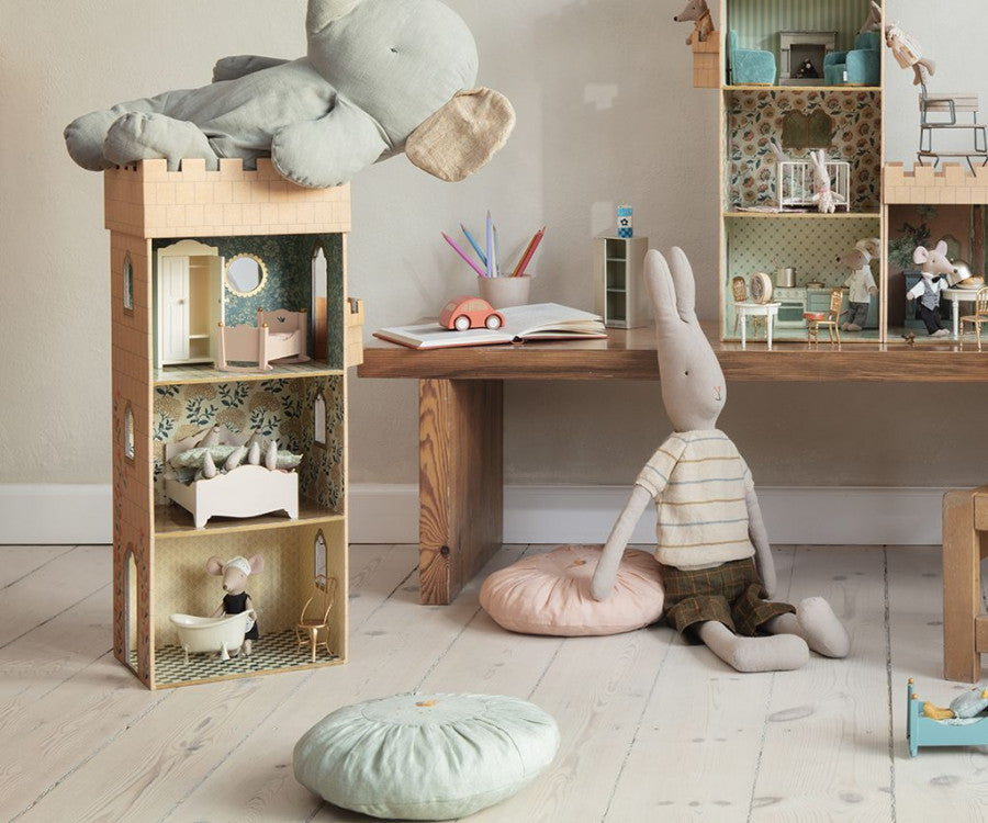 Castle with Mirror - Bizzybods