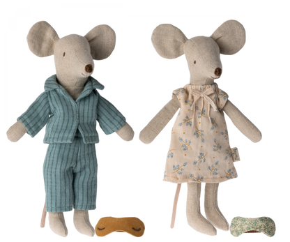 Mum & Dad Mice in Cigarbox