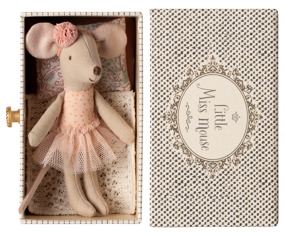 Little Sister Dancer Mouse in Daybed PRE-ORDER